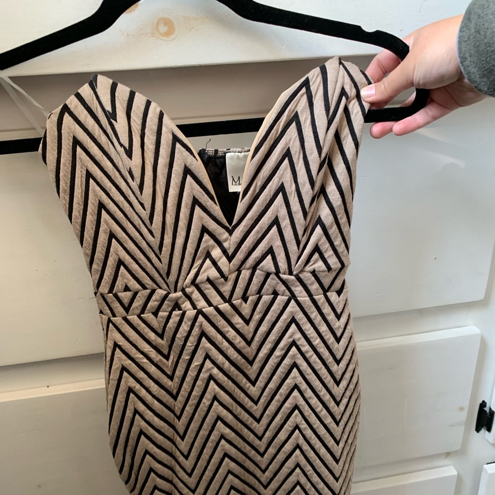 Low cut chevron dress
